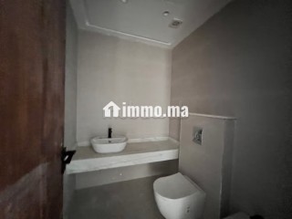 Appartement haut standing, en location à menzah. 3 belles chambres. Grand terrasse, belle Piscine - Appartement à louer - Rabat
