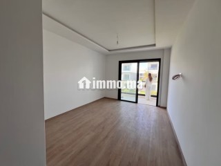 Appartement haut standing, en location à menzah. 3 belles chambres. Grand terrasse, belle Piscine - Appartement à louer - Rabat