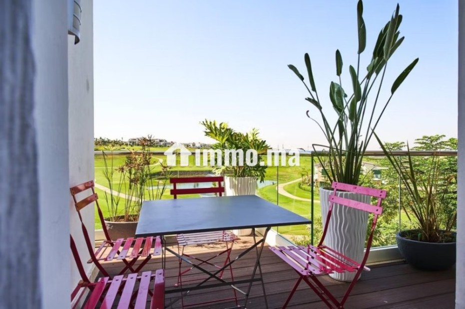 Location d'un appartement à Ville Verte joliment meublé avec vue sur golf - Location Immobilier - Bouskoura - photo 1