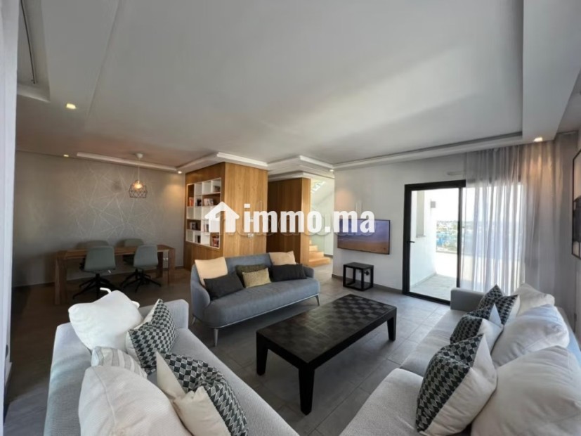 Penthouse joliment meublé avec une grande terrasse en location longue durée à CFC - Location Immobilier - Casablanca - photo 1