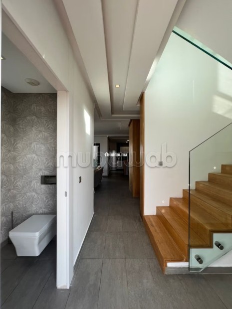 Penthouse joliment meublé avec une grande terrasse en location longue durée à CFC - Location Immobilier - Casablanca - photo 2