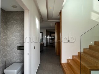 Penthouse joliment meublé avec une grande terrasse en location longue durée à CFC - Appartement à louer - Casablanca