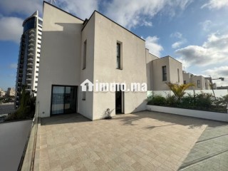 Penthouse joliment meublé avec une grande terrasse en location longue durée à CFC - Appartement à louer - Casablanca