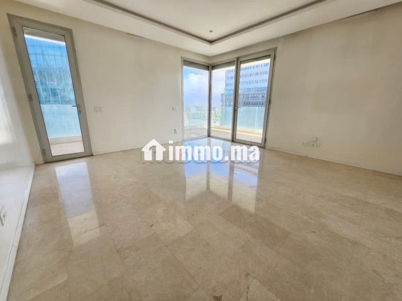 Joli appartement avec terrasse et vue dégagée - Location Immobilier - Casablanca - photo 5