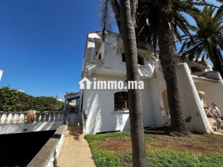 À Vendre – Grande Villa de Prestige au Quartier Polo a coter de la clinique Dar Salam - Villa à vendre - Casablanca