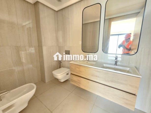 joli-appartement-neuf-avec-terrasse-big-6