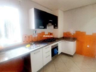 Un emplacement stratégique et calme, quartier al fida proche de Garage Allal et Derb Tolba, avec accès rapide aux lignes de tramway 2 et 3 - Appartement à vendre - Casablanca