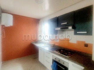 Un emplacement stratégique et calme, quartier al fida proche de Garage Allal et Derb Tolba, avec accès rapide aux lignes de tramway 2 et 3 - Appartement à vendre - Casablanca