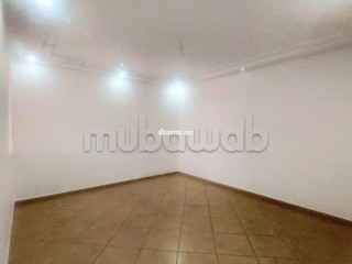 Un emplacement stratégique et calme, quartier al fida proche de Garage Allal et Derb Tolba, avec accès rapide aux lignes de tramway 2 et 3 - Appartement à vendre - Casablanca