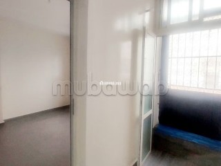 Un emplacement stratégique et calme, quartier al fida proche de Garage Allal et Derb Tolba, avec accès rapide aux lignes de tramway 2 et 3 - Appartement à vendre - Casablanca