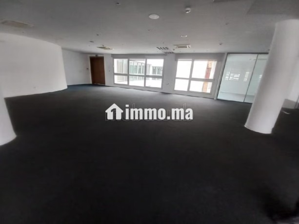 bureau-433-m2-en-location-en-plein-centre-ville-big-3
