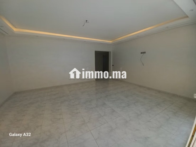 Très bel appartement en location à Racine. 5 pièces. Service de concierge et climatisation - Location Immobilier - Casablanca - photo 3