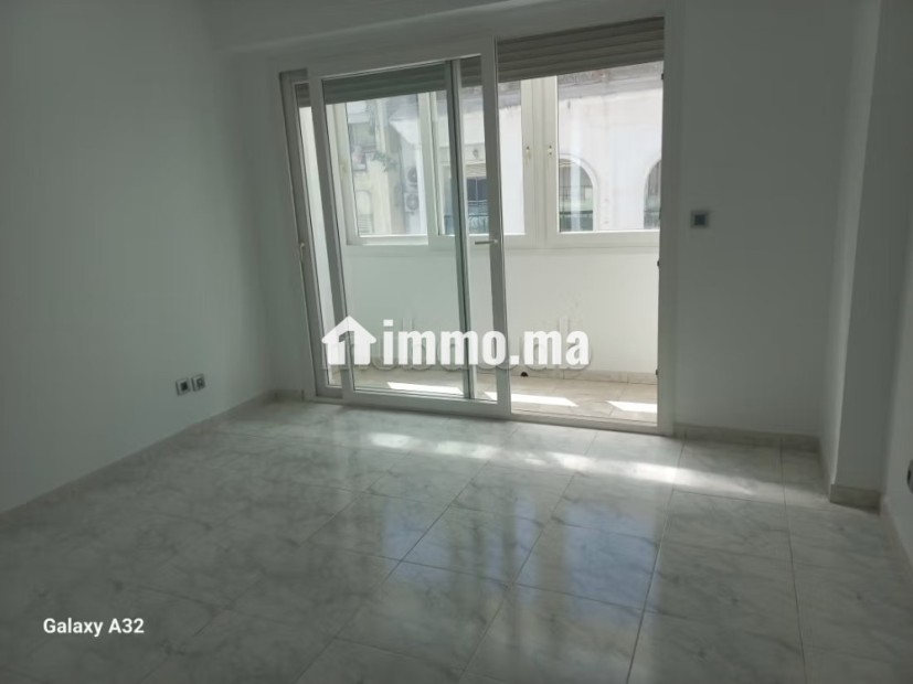 Très bel appartement en location à Racine. 5 pièces. Service de concierge et climatisation - Location Immobilier - Casablanca - photo 5