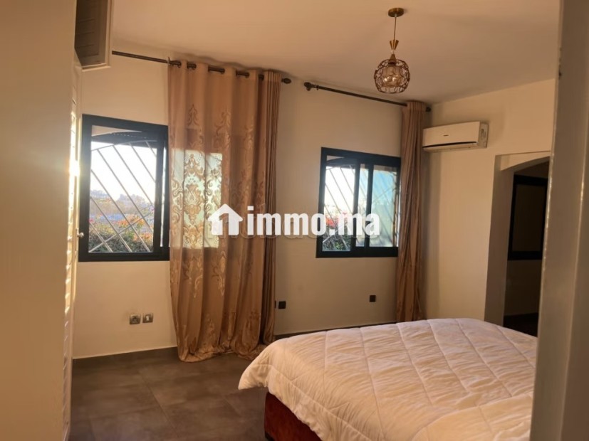 Villa à louer à Ain Diab. Piscine et terrasse Superficie 400 m². Tout confort climatiseur et cheminée - Location Immobilier - Casablanca - photo 6