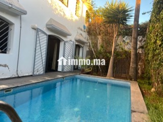 Villa à louer à Ain Diab. Piscine et terrasse Superficie 400 m². Tout confort climatiseur et cheminée - Villa à louer - Casablanca
