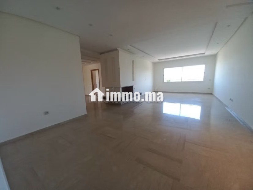 Location d'un appartement à Ain Diab. 3 chambres agréables. Terrasse et ascenseur - Location Immobilier - Casablanca - photo 3