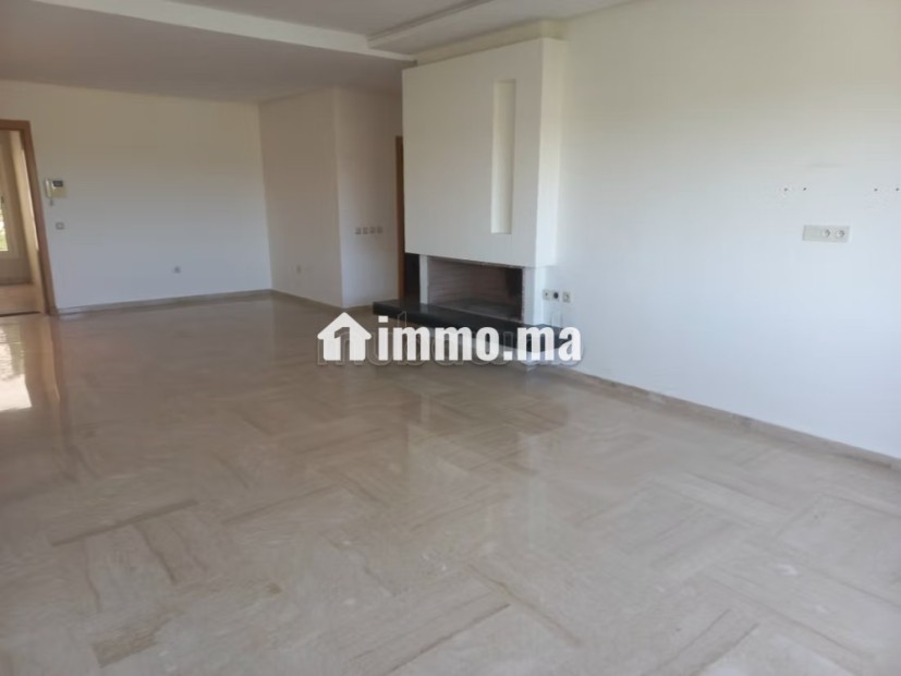 Location d'un appartement à Ain Diab. 3 chambres agréables. Terrasse et ascenseur - Location Immobilier - Casablanca - photo 5