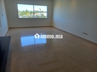 Location d'un appartement à Ain Diab. 3 chambres agréables. Terrasse et ascenseur - Appartement à louer - Casablanca