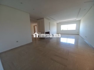 Location d'un appartement à Ain Diab. 3 chambres agréables. Terrasse et ascenseur - Appartement à louer - Casablanca