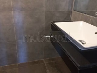 Location d'un appartement à Ain Diab. 3 chambres agréables. Terrasse et ascenseur - Appartement à louer - Casablanca