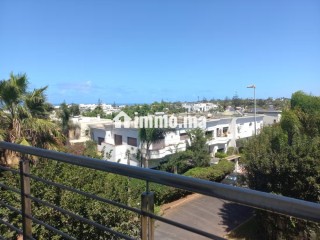 Location d'un appartement à Ain Diab. 3 chambres agréables. Terrasse et ascenseur - Appartement à louer - Casablanca