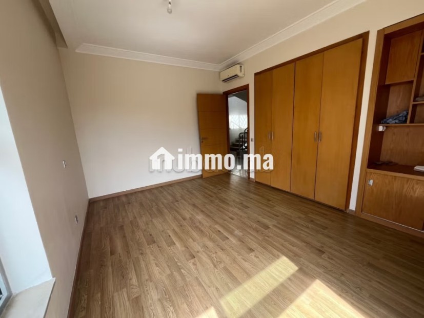 A 8 minutes du Morocco mall, jolie villa à louer bâti 400 m2,4 chambres, 3 niveaux terrasse, - Location Immobilier - Casablanca - photo 7
