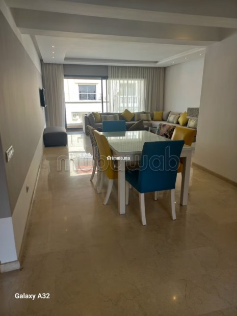 Au centre du quartier Triangle d'Or appartement meublé en location avec terrasse. 2 chambres. 2 salles de bain. Place de parking - Location Immobilier - Casablanca - photo 8