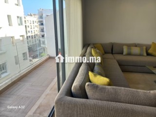 Au centre du quartier Triangle d'Or appartement meublé en location avec terrasse. 2 chambres. 2 salles de bain. Place de parking - Appartement à louer - Casablanca