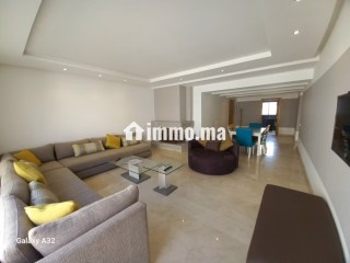 Au centre du quartier Triangle d'Or appartement meublé en location avec terrasse. 2 chambres. 2 salles de bain. Place de parking - Appartement à louer - Casablanca