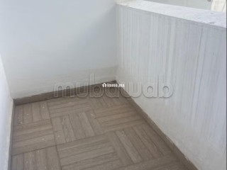 Au centre du quartier Triangle d'Or appartement meublé en location avec terrasse. 2 chambres. 2 salles de bain. Place de parking - Appartement à louer - Casablanca