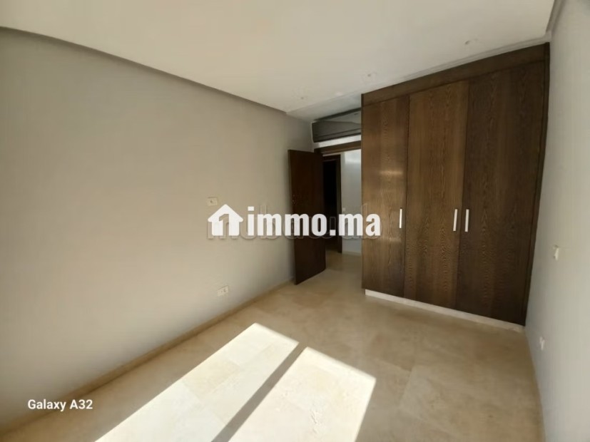 Location Apartement à Ville Verte avec Terrasse residence. Surface totale 140 m². Avec ascenseur et espace vert - Location Immobilier - Bouskoura - photo 7