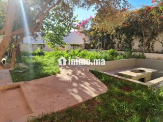 Magnifique villa à vendre à Selouane. 4 belles chambres. Porte blindée et résidence sécurisée - Villa à vendre - Autre