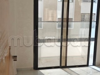 Superbe appartement à vendre à Riad Oulad Mtaa. Surface de 120 m². Antenne parabolique, résidence sécurisée - Appartement à vendre - Temara