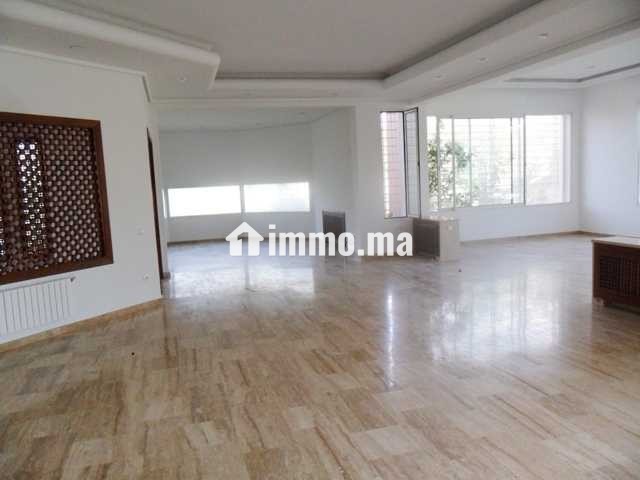 Villa avec chauffage et piscine à Souissi - Location Immobilier - Rabat - photo 3
