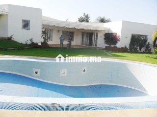 Villa avec chauffage et piscine à Souissi - Villa à louer - Rabat