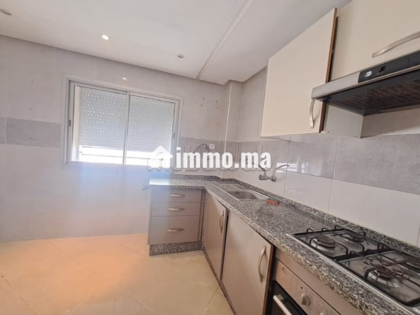 Location d'un appartement en Centre. Surface totale 110 m². Résidence avec concierge - Location Immobilier - Kenitra - photo 7