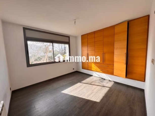 location-de-bureaux-a-cil-hay-salam-surface-totale-800-m2-belle-terrasse-et-jardin-big-4