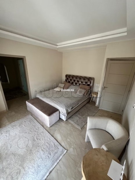 Somptueuse villa à vendre à Route de Tahanaout.
Superficie 400 m².
Meublé - Vente Immobilier - Marrakech - photo 4