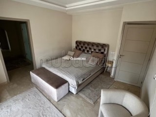 Somptueuse villa à vendre à Route de Tahanaout.
Superficie 400 m².
Meublé - Villa à vendre - Marrakech
