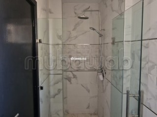 Location saisonnière à Le boulevard Mohammed V. 2 pièces. Porte blindée, sécurité - Appartement à vendre - Essaouira
