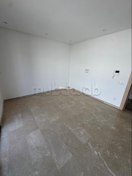 Appartement en vente à Bourgogne Ouest. 1 Pièce. Parking et ascenseur - Vente Immobilier - Casablanca - photo 2