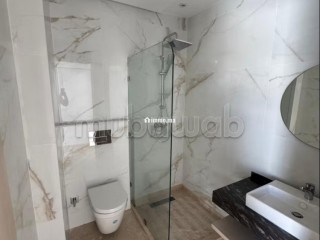 Appartement en vente à Bourgogne Ouest. 1 Pièce. Parking et ascenseur - Appartement à vendre - Casablanca