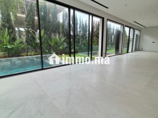 Villa moderne et récente sur Ain Diab - Villa à louer - Casablanca