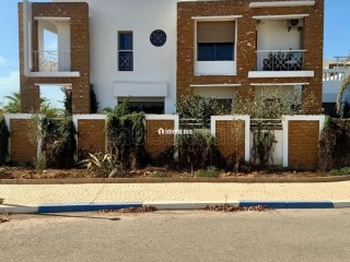 Villa 3 façades bien ensoleillée à vendre - Villa à vendre - Agadir