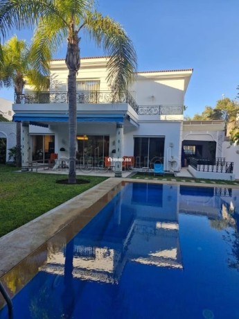 vente-villa-de-luxe-a-ain-diab-extension-5-pieces-confortables-belle-terrasse-et-jardin-big-0