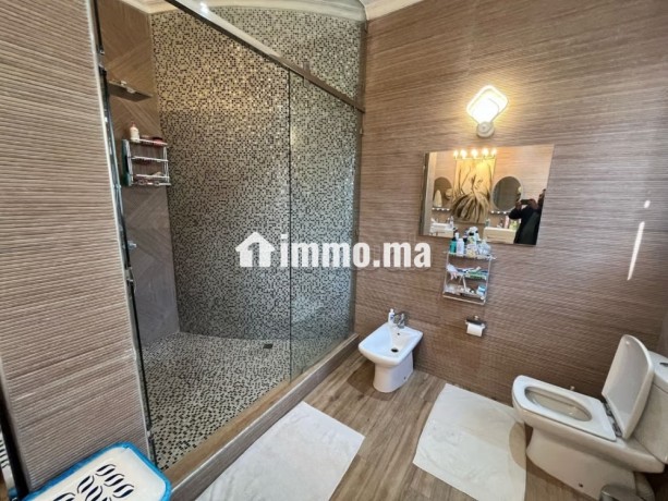 vente-villa-de-luxe-a-ain-diab-extension-5-pieces-confortables-belle-terrasse-et-jardin-big-4