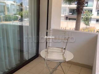 Bel appartement au rez de chaussée en location à Ain Diab Extension.
Surface de 65 m².
Bien meublé - Appartement à louer - Casablanca