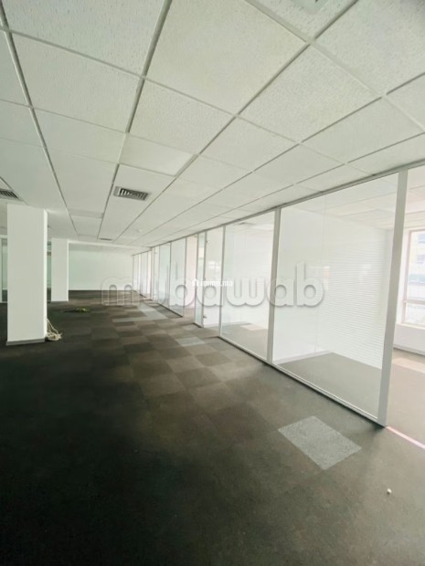 Bureaux à louer à Sidi Maarouf. Superficie 458 m². Avec ascenseur et terrasse - Location Immobilier - Casablanca - photo 4
