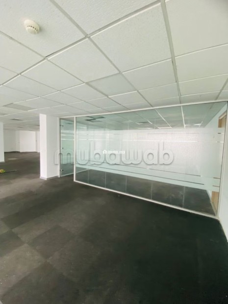 Bureaux à louer à Sidi Maarouf. Superficie 458 m². Avec ascenseur et terrasse - Location Immobilier - Casablanca - photo 5