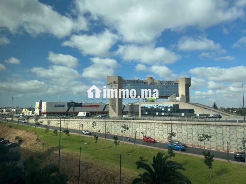 Bureaux à louer à Sidi Maarouf. Superficie 458 m². Avec ascenseur et terrasse - Location Immobilier - Casablanca - photo 8